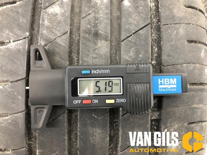 Sportvelgen Set van een Peugeot 308 SW (L4/L9/LC/LJ/LR) 1.6 BlueHDi 120 2015