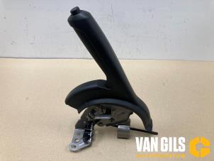 Gebruikte Handremhendel Citroen C1 1.0 Vti 68 12V Prijs op aanvraag aangeboden door Van Gils Automotive