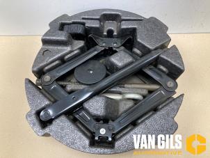 Gebruikte Krikset Opel Mokka/Mokka X X 1.4 Turbo 16V 4x2 Prijs € 120,00 Margeregeling aangeboden door Van Gils Automotive