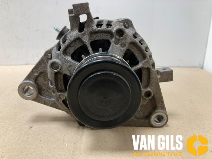Gebruikte Dynamo Toyota Land Cruiser (J15) 2.8 D-4D 16V Prijs op aanvraag aangeboden door Van Gils Automotive