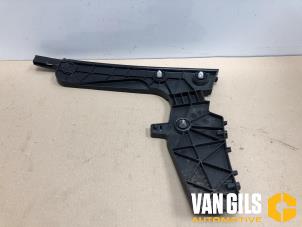 Gebruikte Bumpersteun links-achter Audi A6 Avant (C8) 3.0 V6 24V 50 TDI Mild hybrid Quattro Prijs € 35,00 Margeregeling aangeboden door Van Gils Automotive