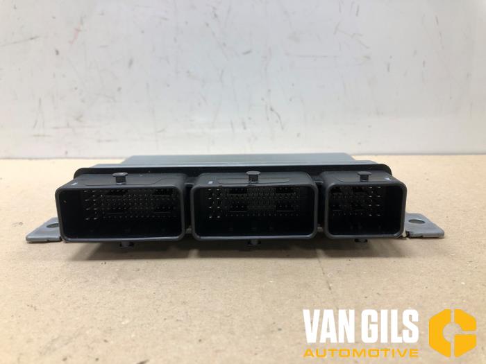 Gebruikte Computer Motormanagement Renault Twingo III (AH) 0.9 Energy TCE 93 12V Prijs op aanvraag aangeboden door Van Gils Automotive