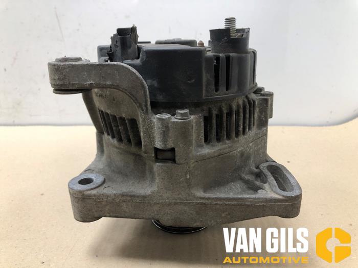 Gebruikte Alternator Renault Twingo (C06) 1.2 Prijs € 30,00 Margeregeling aangeboden door Van Gils Automotive