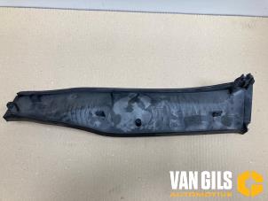 Gebruikte Interieur filterhuis BMW X1 (E84) sDrive 20d 2.0 16V Prijs op aanvraag aangeboden door Van Gils Automotive