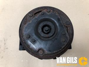 Aircopomp van een Nissan Primastar 2.5 dCi 140 16V 2006