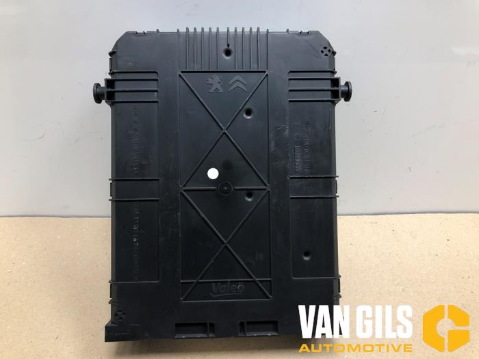Gebruikte Bodycontrol Module Citroen C4 Cactus (0B/0P) 1.2 PureTech 110 12V Prijs op aanvraag aangeboden door Van Gils Automotive
