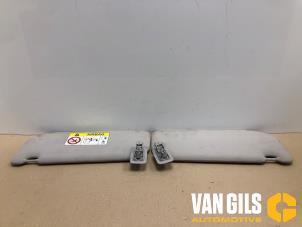 Gebruikte Zonneklep set Citroen C4 Cactus (0B/0P) 1.2 PureTech 110 12V Prijs op aanvraag aangeboden door Van Gils Automotive