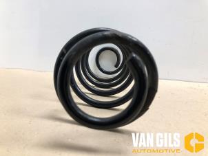 Gebruikte Veerschroef achter Citroen C4 Cactus (0B/0P) 1.2 PureTech 110 12V Prijs op aanvraag aangeboden door Van Gils Automotive