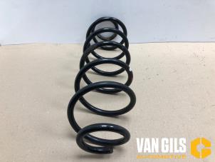 Gebruikte Veerschroef achter Citroen C4 Cactus (0B/0P) 1.2 PureTech 110 12V Prijs op aanvraag aangeboden door Van Gils Automotive