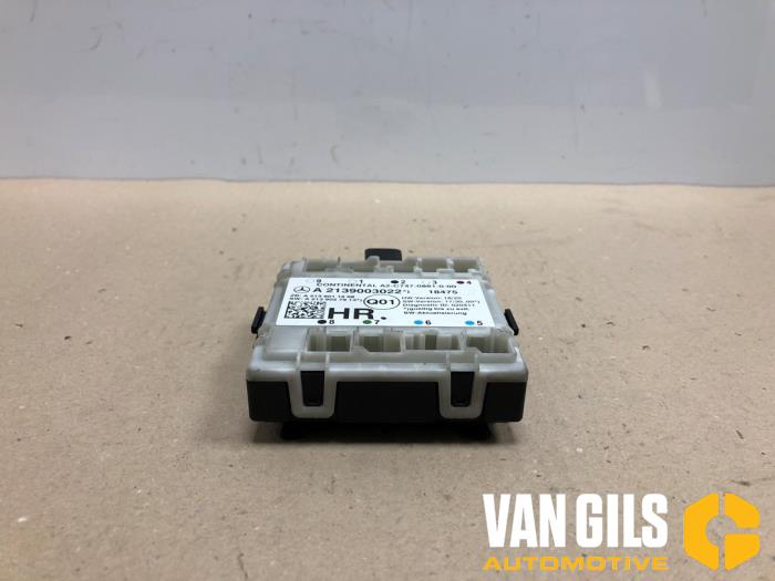 Gebruikte Module Centrale Deurvergrendeling Mercedes C (W205) C-200 1.5 EQ Boost Prijs € 29,95 Margeregeling aangeboden door Van Gils Automotive