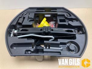 Gebruikte Krikset Citroen C3 (SC) 1.1 Prijs € 40,00 Margeregeling aangeboden door Van Gils Automotive