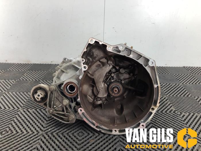Gebruikte Versnellingsbak Ford Transit Courier 1.5 TDCi 75 Prijs € 999,99 Margeregeling aangeboden door Van Gils Automotive