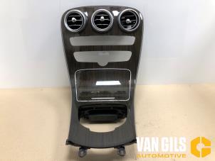 Gebruikte Middenconsoles Mercedes C Estate (S205) C-350 e 2.0 16V Prijs € 175,00 Margeregeling aangeboden door Van Gils Automotive