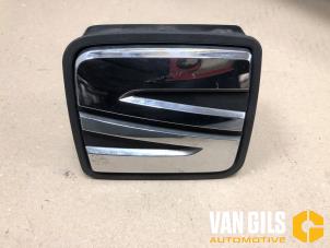 Gebruikte Achterklep Handgreep Seat Leon ST (5FF) 1.6 TDI Ecomotive 16V Prijs op aanvraag aangeboden door Van Gils Automotive