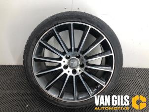 Gebruikte Velg + Band Mercedes C Estate (S205) C-200 BlueTEC, C-200 d 1.6 16V Prijs op aanvraag aangeboden door Van Gils Automotive