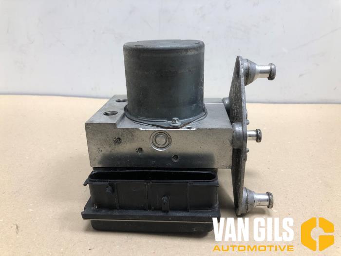 Gebruikte ABS Pomp Volkswagen Crafter 2.5 TDI 30/32/35/46/50 Prijs op aanvraag aangeboden door Van Gils Automotive