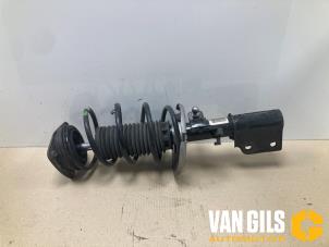 Gebruikte Mac Phersonpoot links-voor Peugeot 308 (L3/L8/LB/LH/LP) 1.2 12V e-THP PureTech 130 Prijs op aanvraag aangeboden door Van Gils Automotive