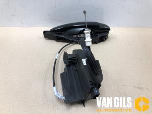 Gebruikte Deurslot Mechaniek 4Deurs rechts-voor Peugeot 308 (L3/L8/LB/LH/LP) 1.2 12V e-THP PureTech 130 Prijs op aanvraag aangeboden door Van Gils Automotive