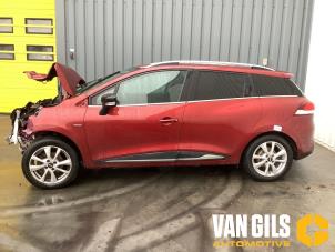 Gebruikte Deur 4Deurs links-voor Renault Clio IV Estate/Grandtour (7R) 0.9 Energy TCE 90 12V Prijs € 300,00 Margeregeling aangeboden door Van Gils Automotive