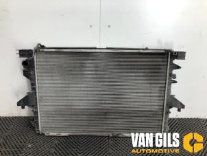 Gebruikte Radiateur Volkswagen Transporter T5 2.0 TDI DRF Prijs € 60,00 Margeregeling aangeboden door Van Gils Automotive