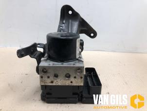 Gebruikte ABS Pomp Chrysler Voyager/Grand Voyager (RG/RS) 3.3i V6 Grand Voyager Autom. Prijs op aanvraag aangeboden door Van Gils Automotive