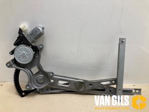 Gebruikte Ruitmechaniek 4Deurs rechts-voor Hyundai i20 1.2i 16V Prijs € 30,00 Margeregeling aangeboden door Van Gils Automotive