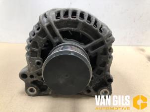 Gebruikte Dynamo Volkswagen Transporter T5 1.9 TDi Prijs op aanvraag aangeboden door Van Gils Automotive