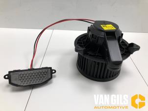 Gebruikte Chaufage Ventilatiemotor Mercedes B (W247) 2.0 B-200d Prijs op aanvraag aangeboden door Van Gils Automotive