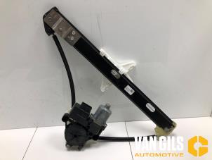 Gebruikte Ruitmechaniek 4Deurs links-achter Volkswagen T-Roc I 2.0 R TSI 16V 4Motion Prijs € 65,00 Margeregeling aangeboden door Van Gils Automotive