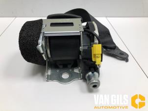 Gebruikte Veiligheidsgordel links-achter Mercedes C (W204) 1.8 C-180 CGI 16V Prijs op aanvraag aangeboden door Van Gils Automotive