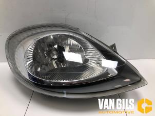 Gebruikte Koplamp rechts Opel Vivaro 1.9 DI Prijs € 59,99 Margeregeling aangeboden door Van Gils Automotive