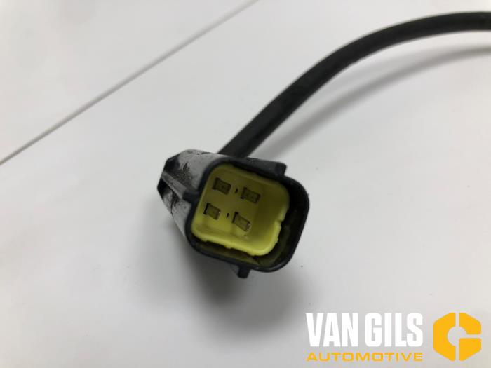 Lambda Sonde van een Daewoo Lacetti (KLAN) 1.6 16V 2004