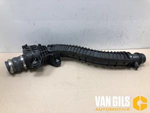 Gebruikte Intercooler Buis Mercedes B (W247) Prijs op aanvraag aangeboden door Van Gils Automotive