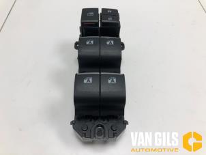 Gebruikte Schakelaar Elektrisch Raam Toyota C-HR (X1,X5) 1.8 16V Hybrid Prijs € 75,00 Margeregeling aangeboden door Van Gils Automotive