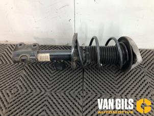 Gebruikte Schokdemperpoot links-voor Mercedes B (W246) 1.6 B-180 BlueEFFICIENCY Turbo 16V Prijs € 124,99 Margeregeling aangeboden door Van Gils Automotive