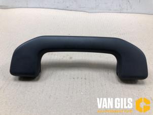 Gebruikte Handgreep Mercedes B (W247) 2.0 B-200d Prijs op aanvraag aangeboden door Van Gils Automotive