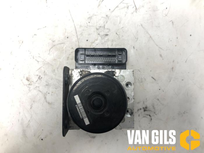 Gebruikte ABS Pomp Ford B-Max (JK8) 1.0 EcoBoost 12V 120 Prijs op aanvraag aangeboden door Van Gils Automotive