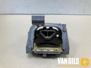 Gebruikte Motorrubber Volkswagen Golf VII (AUA) 2.0 GTI 16V Performance Package Prijs op aanvraag aangeboden door Van Gils Automotive