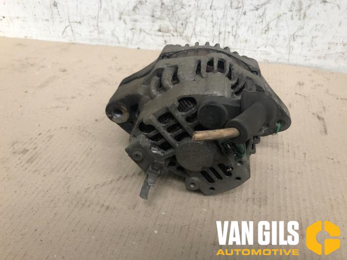 Dynamo van een Honda Civic Coupé (EJ6/7/8) 1.6i LS 16V 2000