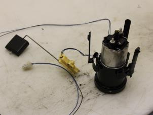 Gebruikte Opvoerpomp Mercedes E (W211) 2.2 E-220 CDI 16V Prijs € 65,00 Margeregeling aangeboden door Van Gils Automotive