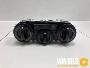 Gebruikte Airco bedieningspaneel Peugeot 208 I (CA/CC/CK/CL) 1.0 Vti 12V PureTech Prijs op aanvraag aangeboden door Van Gils Automotive