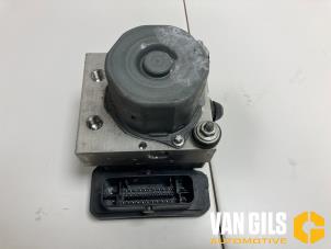 Gebruikte ABS Pomp Opel Corsa E 1.0 SIDI Turbo 12V Prijs € 100,00 Margeregeling aangeboden door Van Gils Automotive