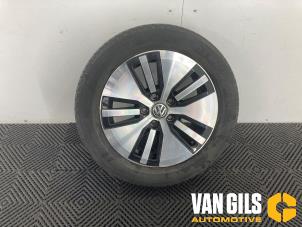 Gebruikte Velg + Band Volkswagen Golf VII (AUA) e-Golf Prijs € 100,00 Margeregeling aangeboden door Van Gils Automotive