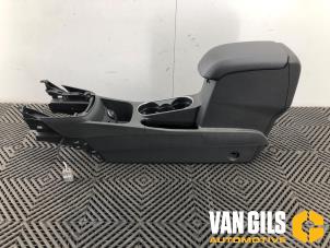 Gebruikte Middenconsoles Ford Fiesta 6 (JA8) 1.0 EcoBoost 12V 125 Prijs € 175,00 Margeregeling aangeboden door Van Gils Automotive