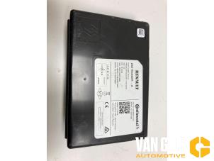 Gebruikte Regelunit Multi Media Renault Captur (2R) 0.9 Energy TCE 12V Prijs € 49,99 Margeregeling aangeboden door Van Gils Automotive