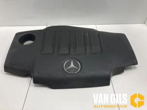 Gebruikte Afdekplaat motor Mercedes B (W247) 2.0 B-200d Prijs € 30,00 Margeregeling aangeboden door Van Gils Automotive