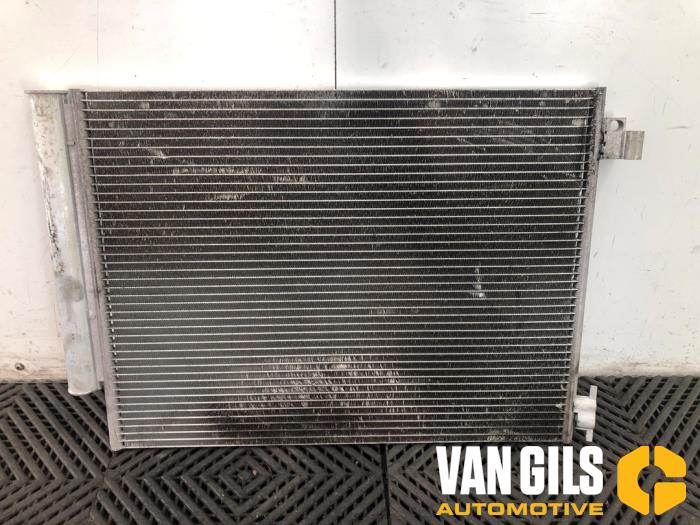 Gebruikte Radiateur Airco Renault Clio IV Estate/Grandtour (7R) 0.9 Energy TCE 90 12V Prijs € 75,00 Margeregeling aangeboden door Van Gils Automotive