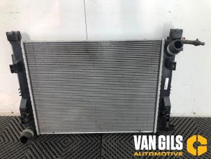 Gebruikte Radiateur Renault Clio IV Estate/Grandtour (7R) 0.9 Energy TCE 90 12V Prijs € 70,00 Margeregeling aangeboden door Van Gils Automotive