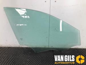 Gebruikte Portierruit 4Deurs rechts-voor Mercedes E-Klasse AMG (W213) 4.0 E-63 S AMG V8 Turbo 4-Matic+ Prijs op aanvraag aangeboden door Van Gils Automotive