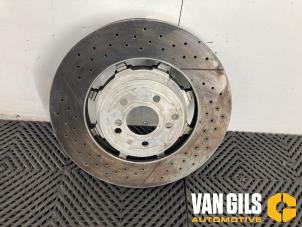 Gebruikte Remschijf voor Mercedes E-Klasse AMG (W213) 4.0 E-63 S AMG V8 Turbo 4-Matic+ Prijs € 125,00 Margeregeling aangeboden door Van Gils Automotive